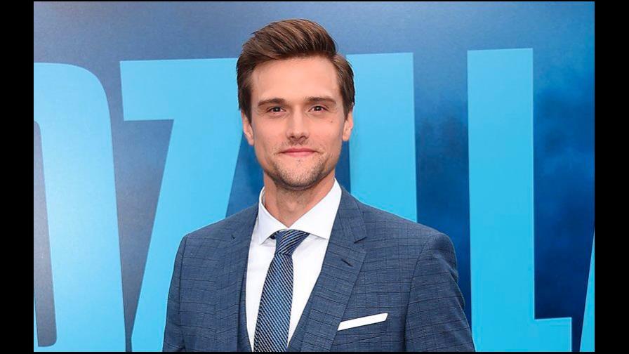 Actor de la serie “The Flash” es despedido por mensajes misóginos y racistas