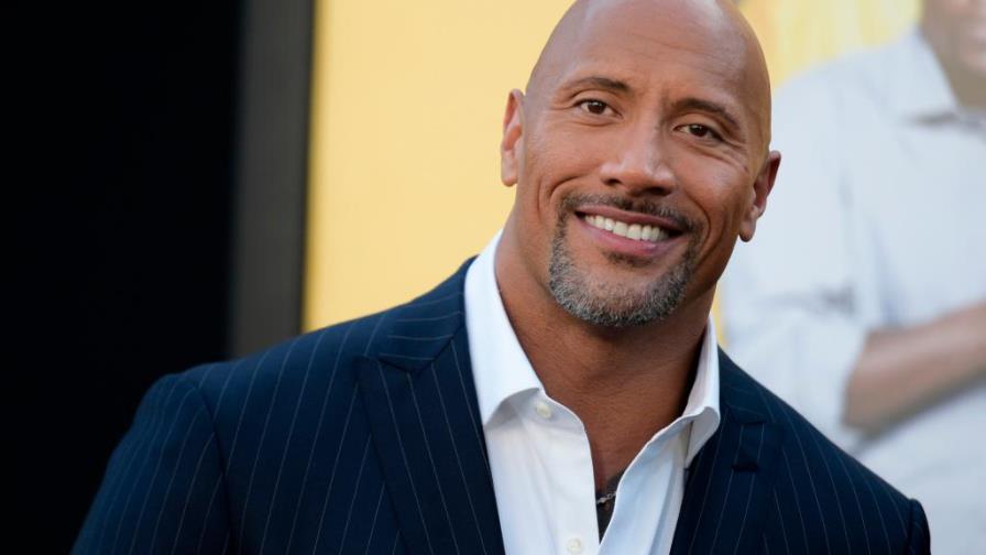 “The Rock” Johnson promete no usar más armas reales en sus películas