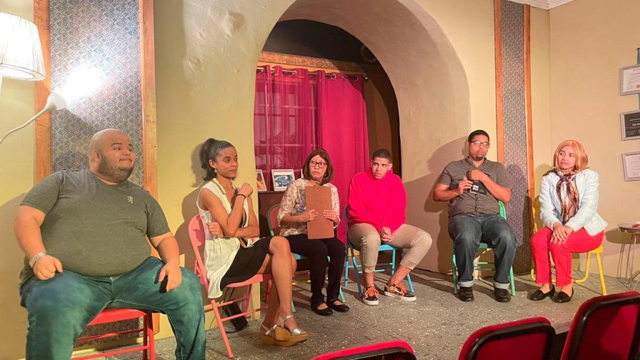 Sube a escena la obra teatral “Terapia de grupo”, en Las Máscaras