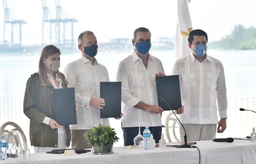 Sector turismo y el BID firman acuerdo para la protección de las costas de RD y al manejo del sargazo
