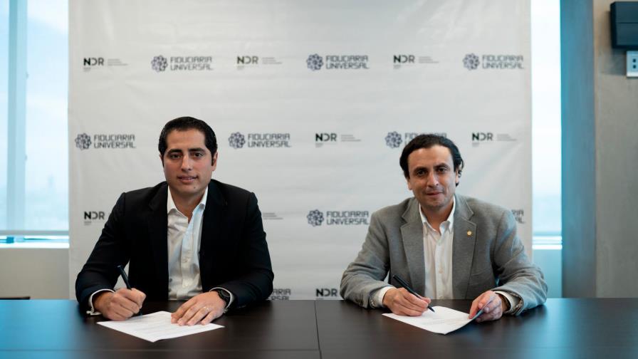 Firman acuerdo para impulsar proyectos turísticos inmobiliarios en Miches