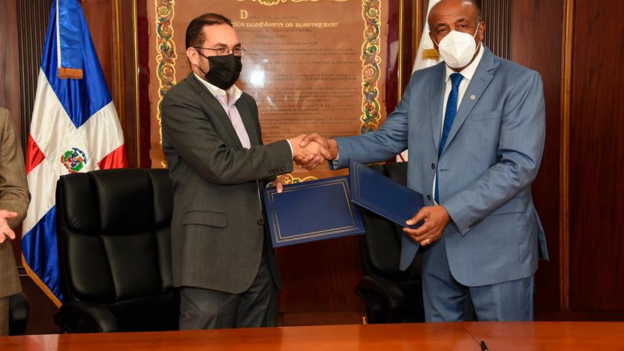 Firman acuerdo para garantizar suministro de combustible en casos de desastres y crisis Firman acuerdo para garantizar suministro de combustible en casos de desastres y crisis