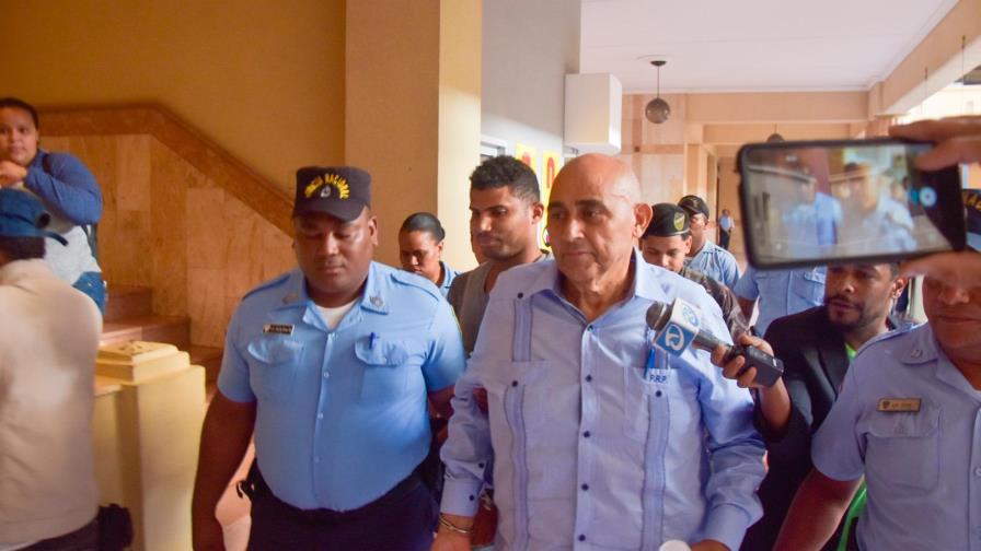 Imponen un año de prisión a tres hombres acusados de traficar 111 kilos de cocaína Imponen un año de prisión a tres hombres acusados de traficar 111 kilos de cocaína