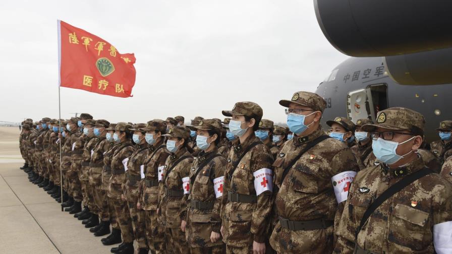 Reportan casi 1.400 decesos por coronavirus en China