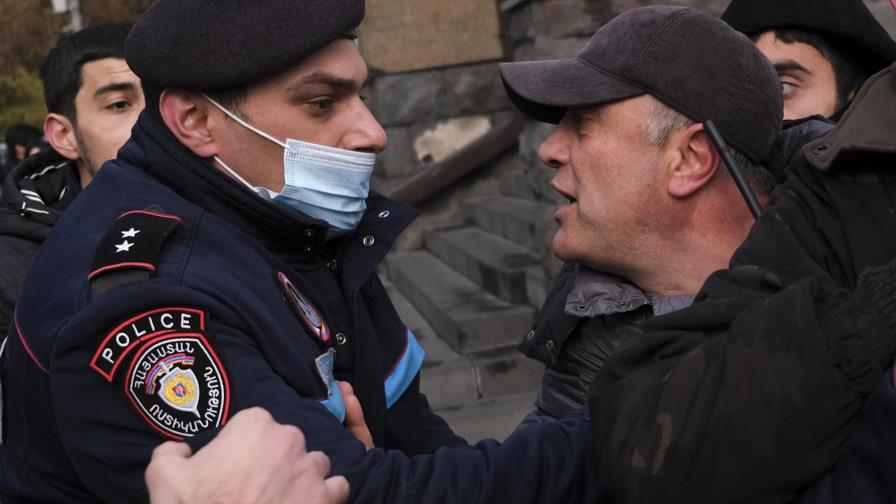 Estallan protestas en Armenia por trato con Azerbaiyán