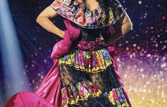 Drag mexicana Regina Voce lista para “Queen of the Universe”