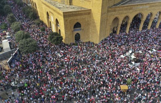 Protestas en Líbano ganan fuerza e ingresan a cuarto día