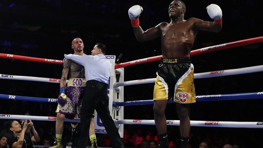 VÍDEO: Carlos “Caballo Bronco” Adames noquea en el Madison y gana dos fajas de Norteamérica