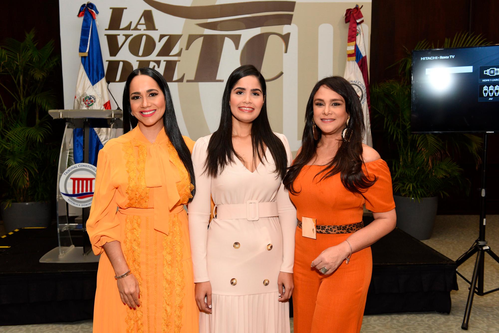 Ada Reyes, Mildred Hernández y Liselotte Núñez.