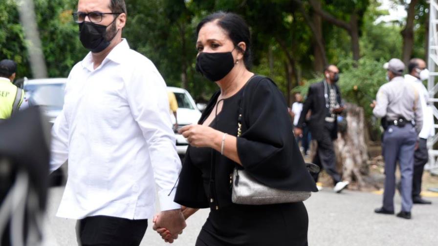 Figuras del arte y la comunicación dicen presente en velatorio popular de  Johnny Ventura