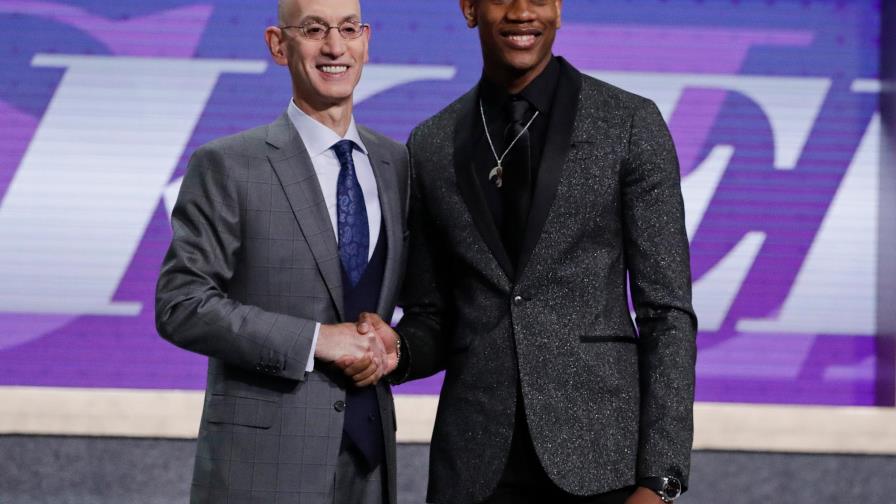 Silver declara que la NBA ‘puede mejorar’ las reglas de la agencia libre