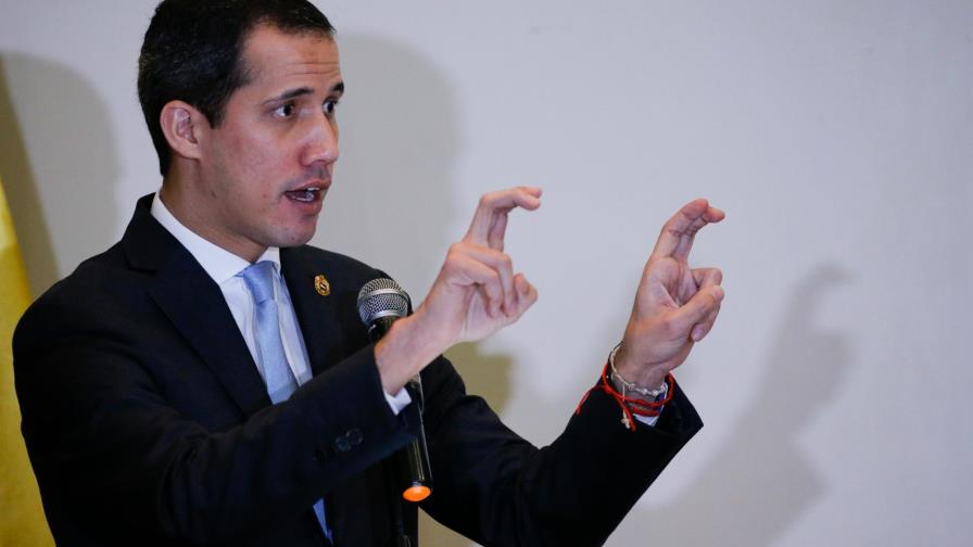 Guaidó llama a militares a unirse a su causa en venezuela