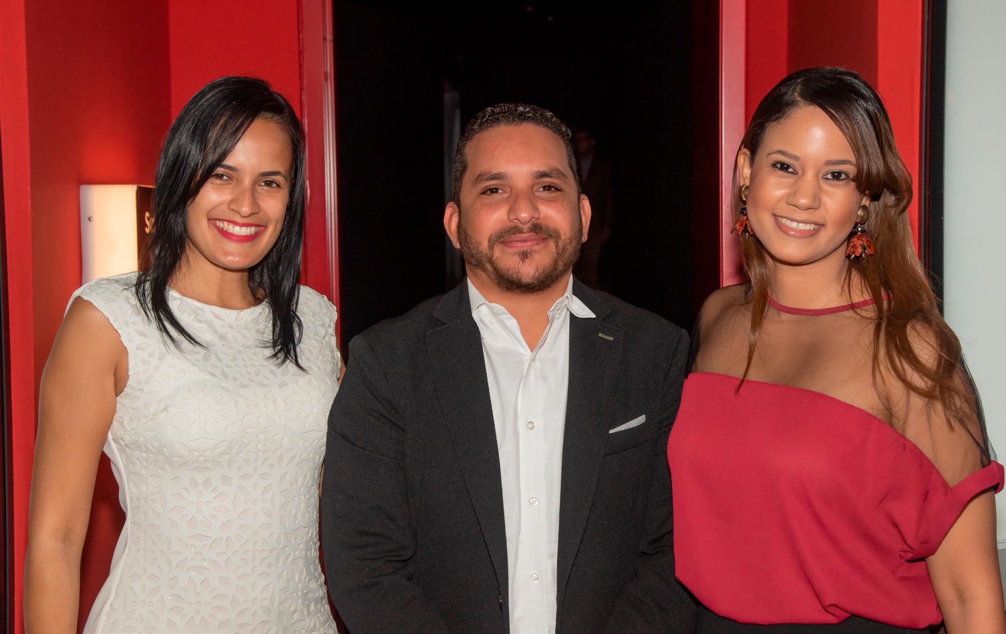 Kimberly Guevara, Luis León y Sanya González.