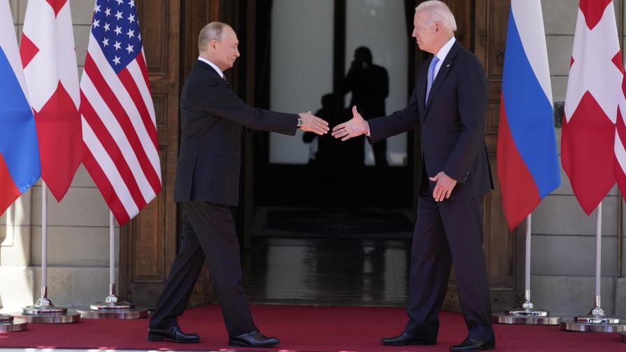Sólo negocios en cumbre Biden-Putin; sin abrazos ni críticas