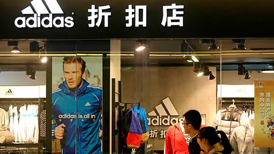 Adidas cierra sus tiendas en China por el coronavirus y Siemens envía equipos médicos