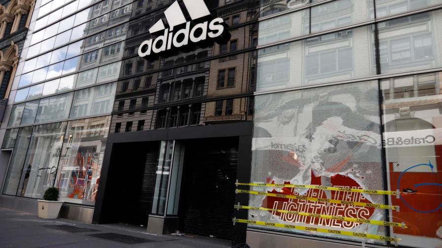 Adidas se compromete a contratar un 30 % de nuevos empleados negros o latinos