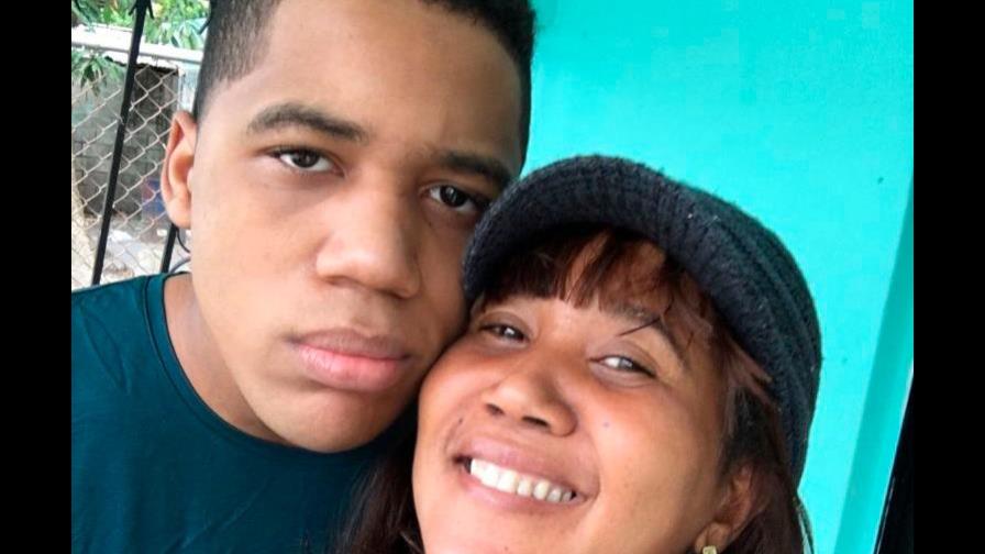 Testimonio de madre cuyo hijo autista mide 6 pies y debe estar encerrado por su agresividad Testimonio de madre cuyo hijo autista mide 6 pies y debe estar encerrado por su agresividad