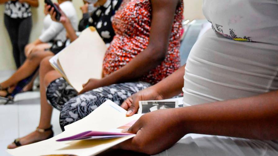 Aumentan casos de COVID-19 en embarazadas; en un mes se suman 596 mujeres contagiadas
