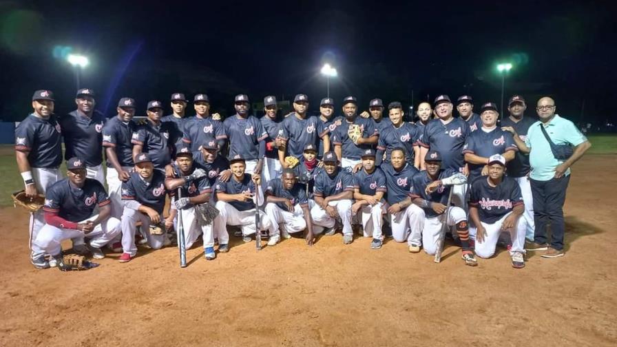 Adovenprofar y Comercio en Marcha disputan final torneo de softbol del Distrito Nacional 