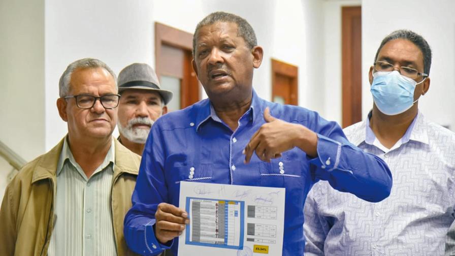 Eduardo Hidalgo sigue a la cabeza en elecciones de ADP, se proclama ganador 