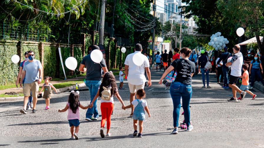 Los padres que solicitan clases presenciales creen se les violan sus derechos