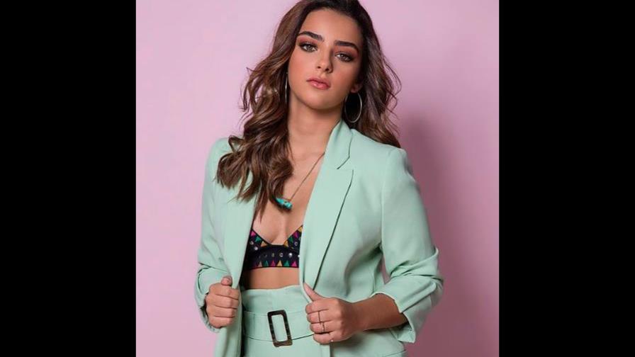 Cantante Adriana Torrón abrirá concierto de Maná y Alejandro Sanz Cantante Adriana Torrón abrirá concierto de Maná y Alejandro Sanz