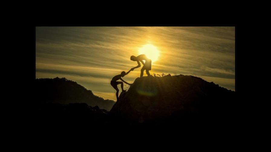 Requerir o requerir de, ambas válidas Requerir o requerir de, ambas válidas