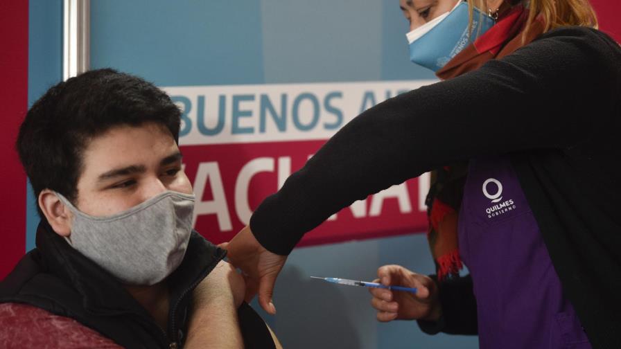 OMS reporta 4 millones de casos nuevos de COVID-19 en una semana