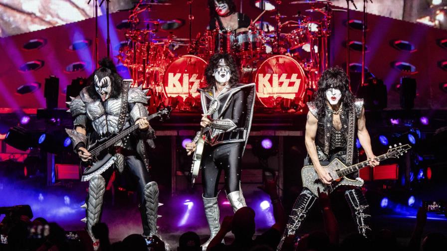 Kiss dará concierto para tiburones blancos bajo el mar