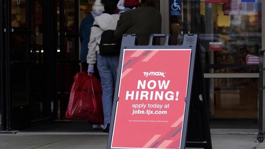 Ayuda por desempleo en EEUU cae a nivel más bajo en 52 años