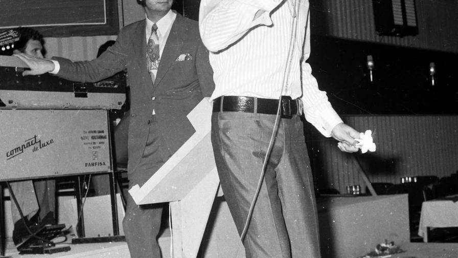Muere Tolis Voskopoulos, popular cantante griego