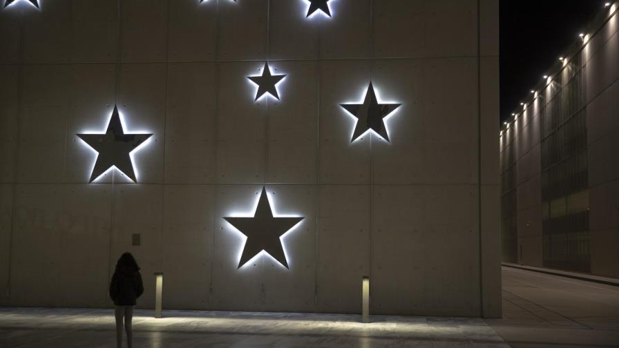 Grecia: donarán a hospital dinero para adornos navideños Grecia: donarán a hospital dinero para adornos navideños