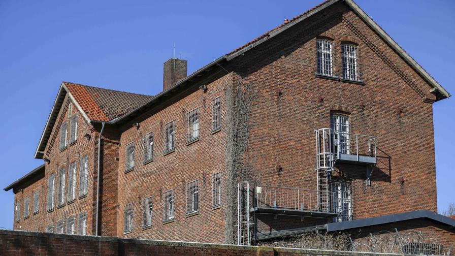 Joven se mete a prisión para tratar de reconquistar exnovia