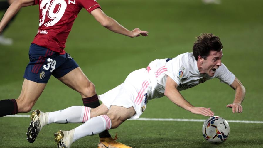 Sevilla tropieza y se rezaga en la pelea por título español