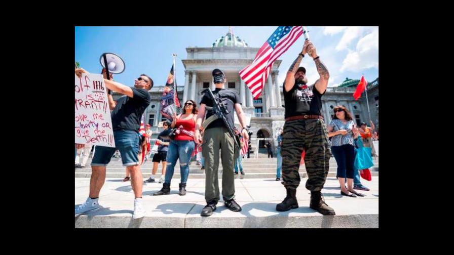 En armas frente al confinamiento en Estados Unidos