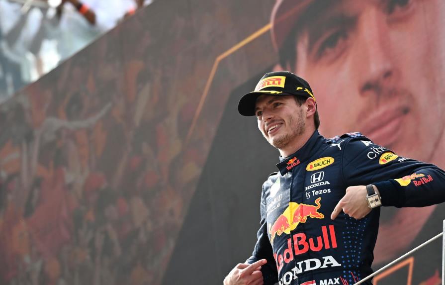 Verstappen gana GP de Austria, aumenta ventaja en campeonato