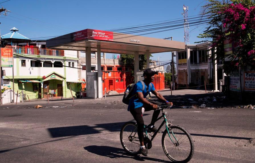 República Dominicana despliega militares para evitar tráfico de combustibles a Haití