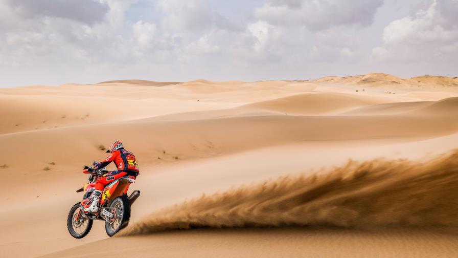 Al-Attiyah gana la etapa y se queda a 15 minutos de Peterhansel