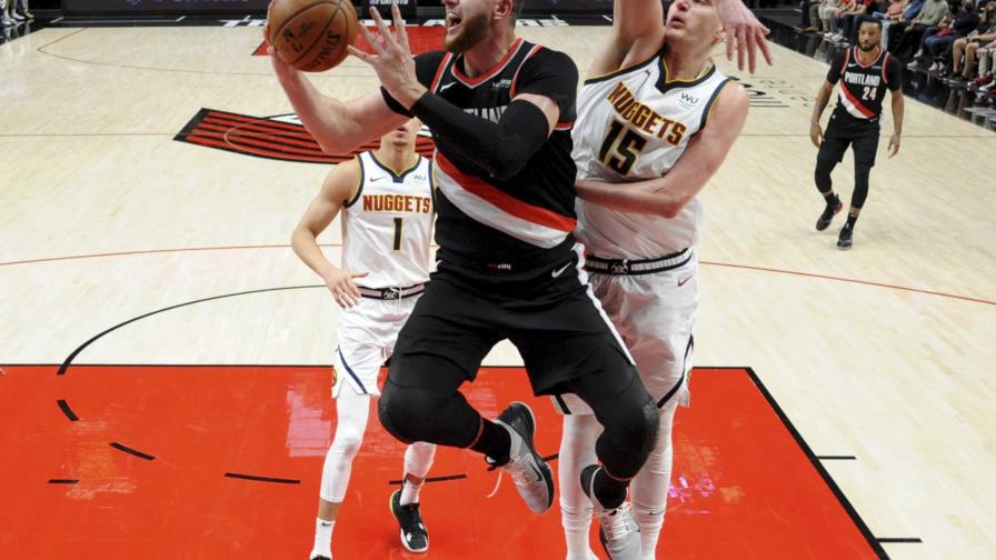 Blazers derrotan a Nuggets y empatan la serie