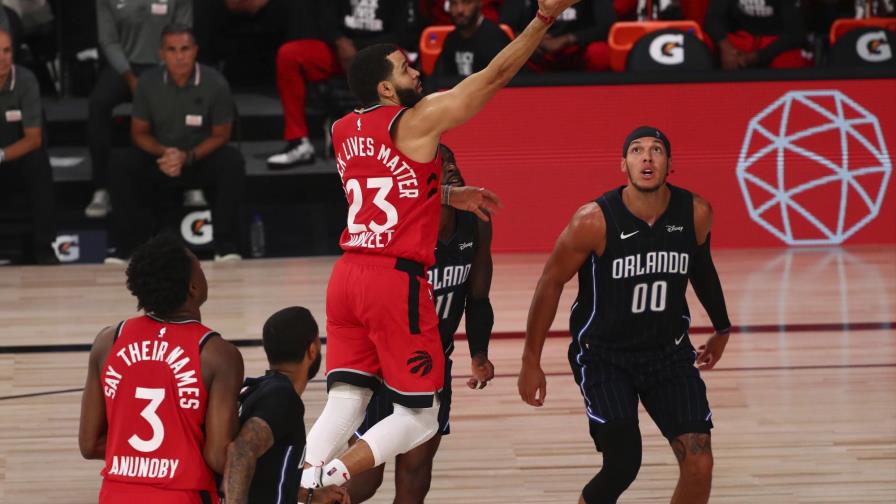 Raptors siguen sin perder; Orlando se queda sin Gordon