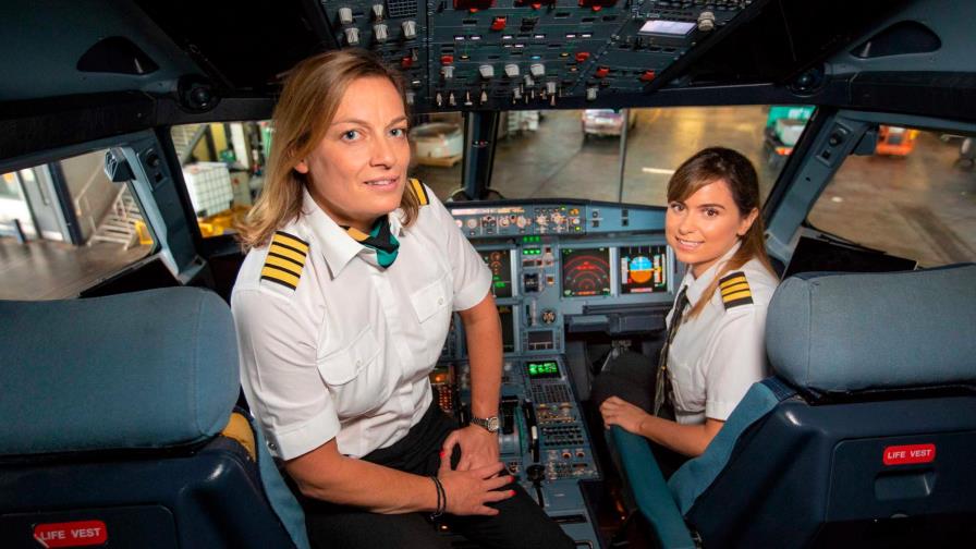 Los pasajeros prefieren a pilotos hombres y blancos que a mujeres o minorías
