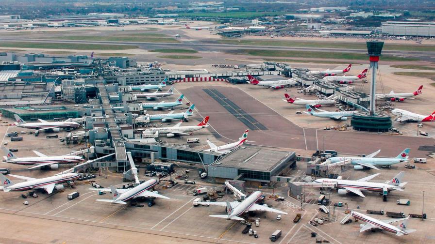 Aerolíneas “siguen de cerca” el coronavirus que afecta a China 