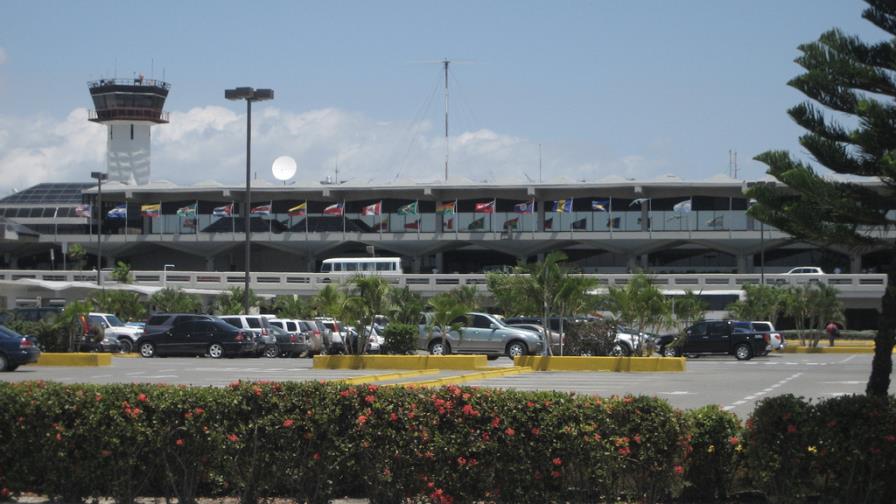 Avión que iba a  New Jersey aterriza de emergencia en aeropuerto Las Américas