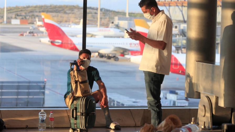 Crónica de un vuelo fantasma: los aeropuertos se vacían por el coronavirus