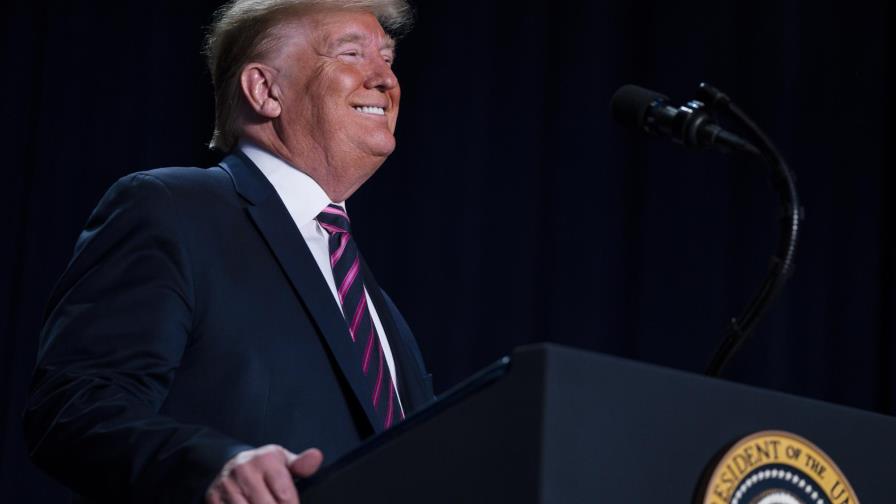 Trump descarga su furia contra los que intentan destituirlo