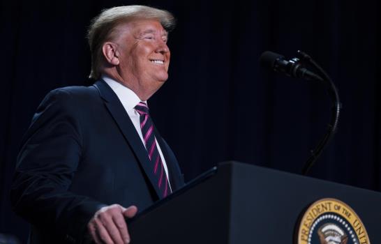 Trump descarga su furia contra los que intentan destituirlo Trump descarga su furia contra los que intentan destituirlo