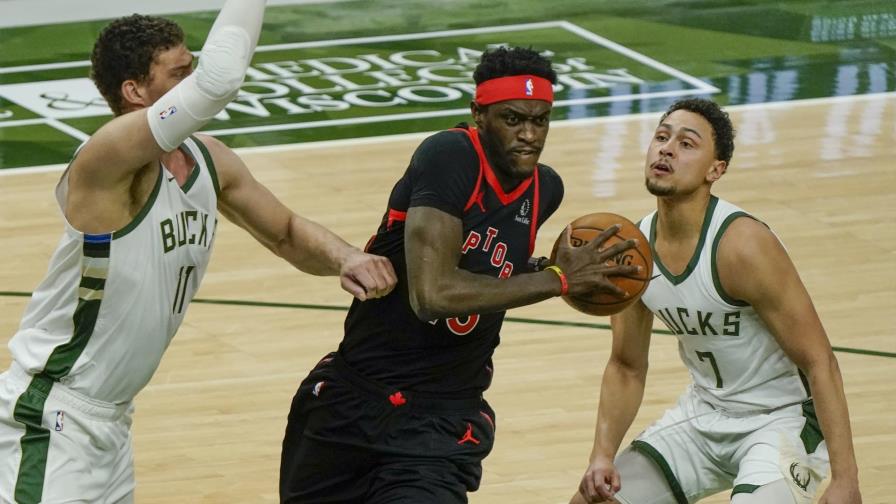 Raptors doblegan a Bucks pese a perder a Lowry