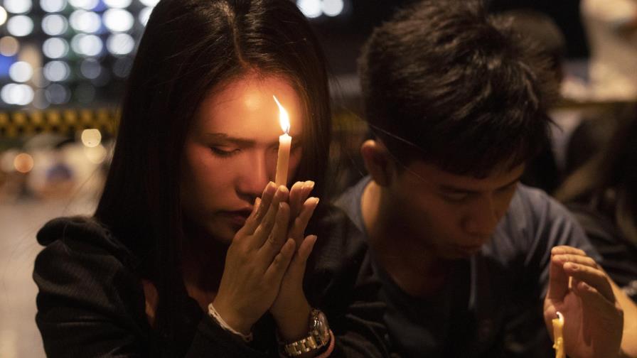 Entregan cuerpos a familiares tras matanza en Tailandia Entregan cuerpos a familiares tras matanza en Tailandia