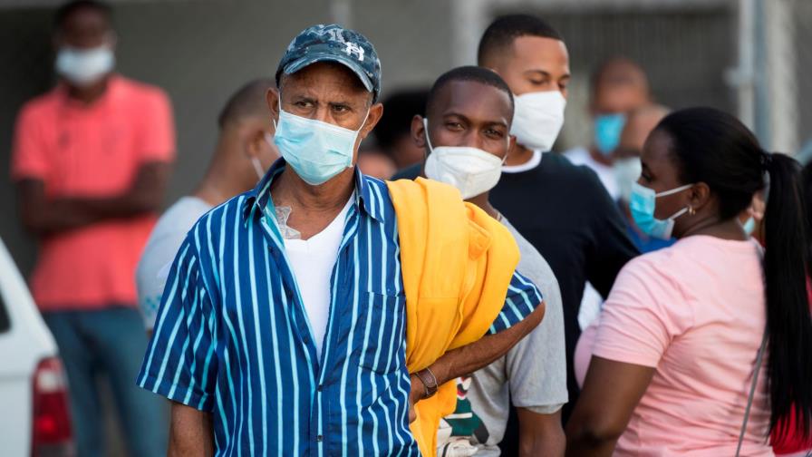 Notifican 720 nuevos casos de coronavirus y tres fallecidos; el 55 % de las camas en UCI están ocupadas Notifican 720 nuevos casos de coronavirus y tres fallecidos; el 55 % de las camas en UCI están ocupadas