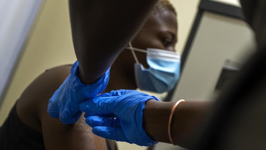 CDC de África marcan metas de vacunación contra coronavirus